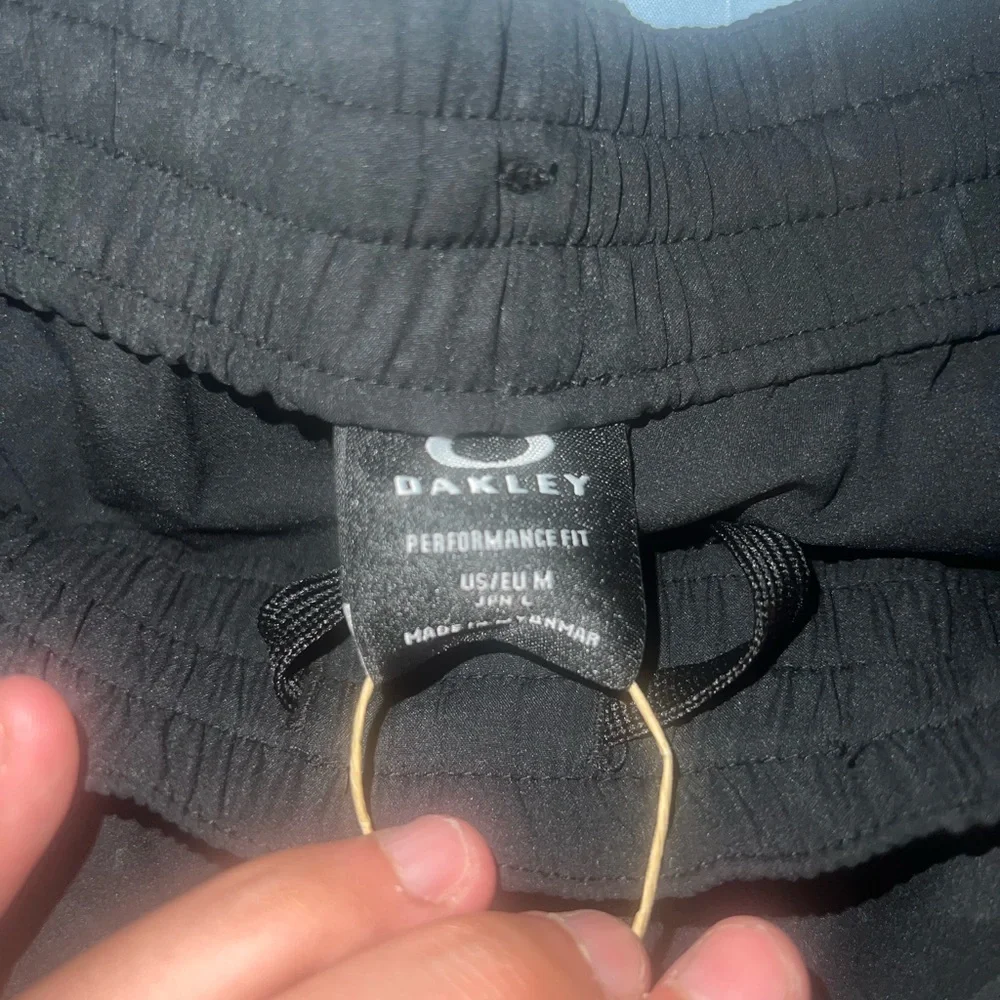 Oakley shorts - Picture 5 of 7